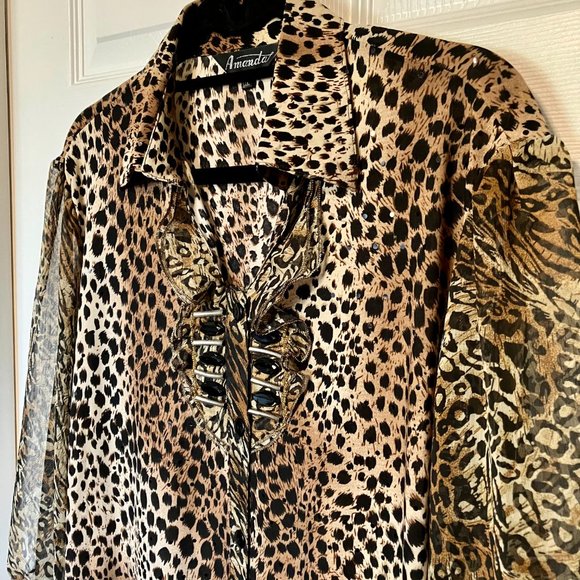 ⭐️2/$30⭐️ Animal/leopard print blouse, 3/4 sleeves, bead accents, size 1XL - Picture 2 of 9